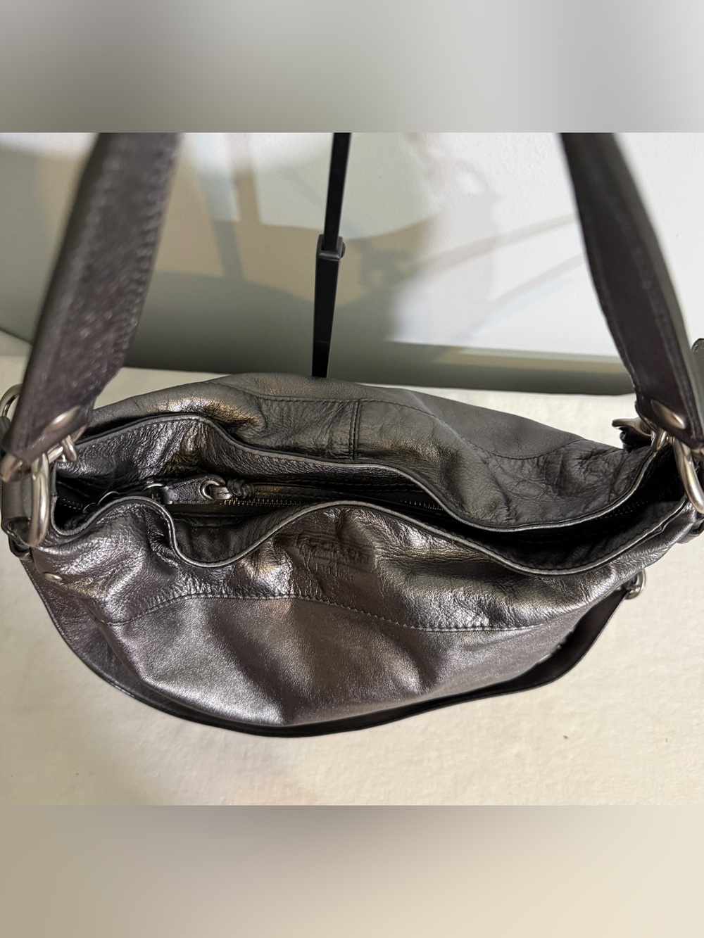 VTG Coach Large Zoe Metallic Pewter Leather Hobo Shoulder Bag Silver F14706
Y2K - Picture 6 of 16